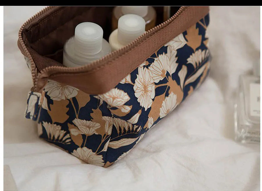 New Fashion Cosmetic Bag Women Waterproof Flamingo Makeup Bags Travel Organizer Toiletry Kits Portable Makeup Bags Beautician
