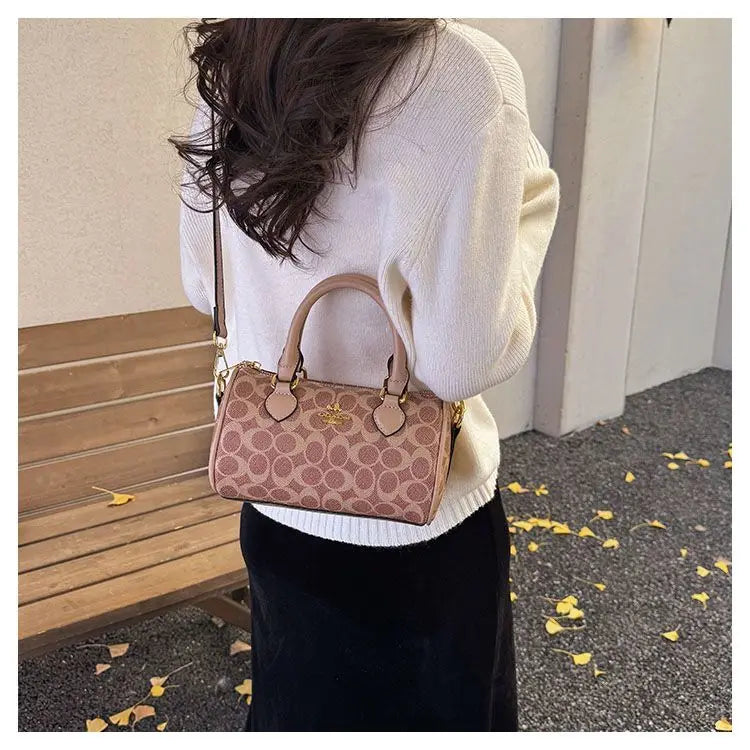 Latest trendy ladies' light luxury retro high-end versatile handbag, single shoulder crossbody bag, mini classic pillow bag