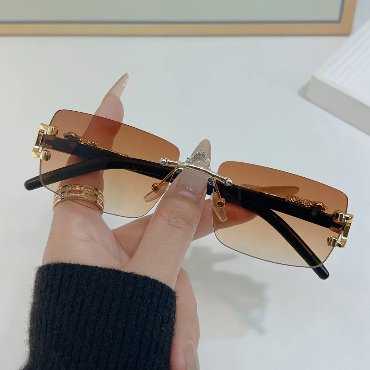 Frameless Rectangular Vintage Sunglasses – UV400 Personalised Eyewear for Men & Women