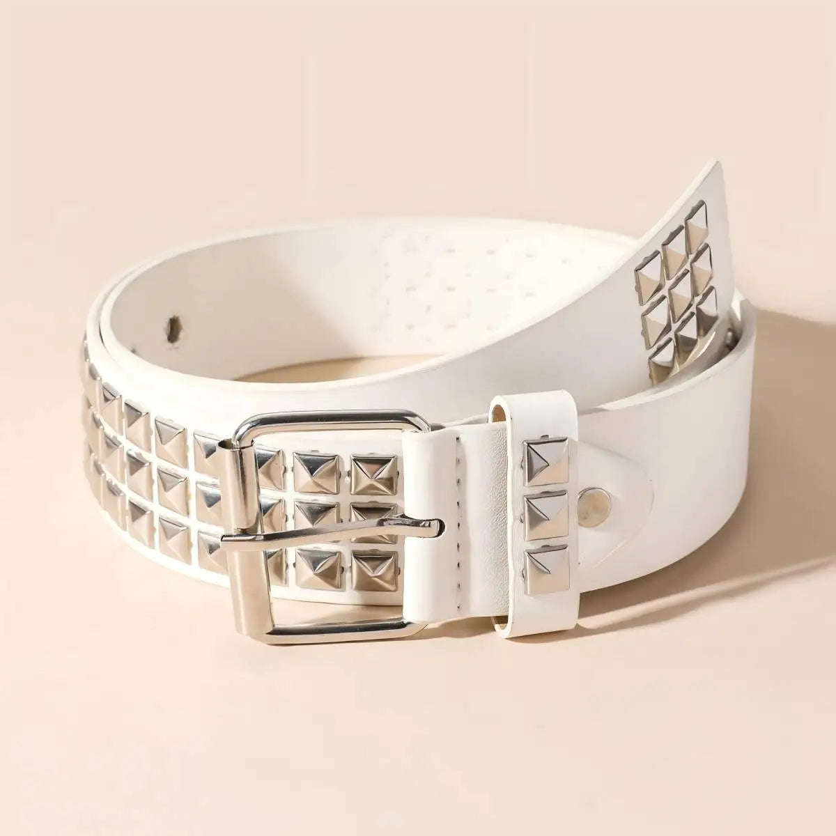 New vintage-style belt with square beads and rivets, metal pyramid-shaped belt. Unisex punk-style belt with five-bull design, su