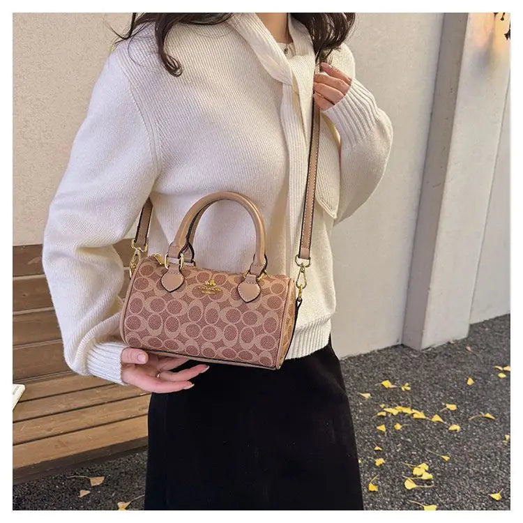 Latest trendy ladies' light luxury retro high-end versatile handbag, single shoulder crossbody bag, mini classic pillow bag