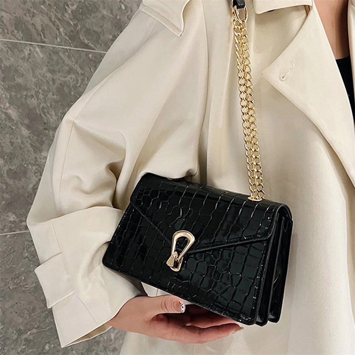 Stylish Women s Crocodile Pattern Leather Crossbody Bag for Chic Vacation and Shopping Adventures in the City