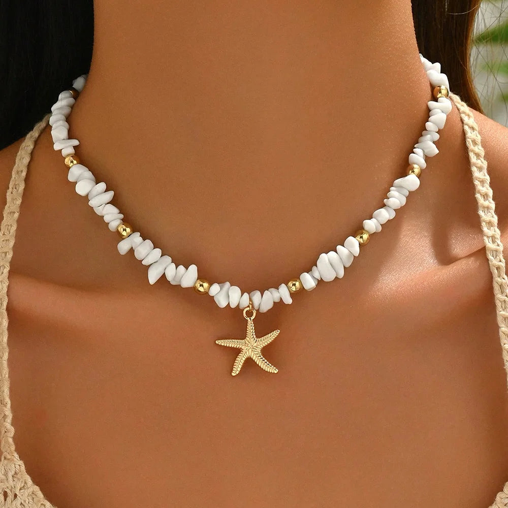 Natural Seashell Pendant Choker – Ocean Inspired Women's Holiday Necklace