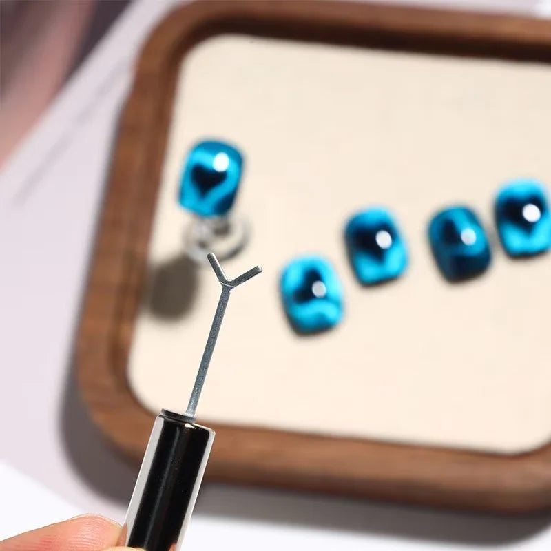 LINMANDA Cat Eye Nail Art Magnetic Kit Heart Shaped Magnetic Tools Portable Gel Nail Art Magnets Suitable for Home or Nail Salon