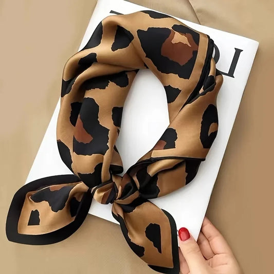 Satijn Zijde Luipaardprint Hijab Sjaal – Luxe Vierkante Dames Hoofddoek
