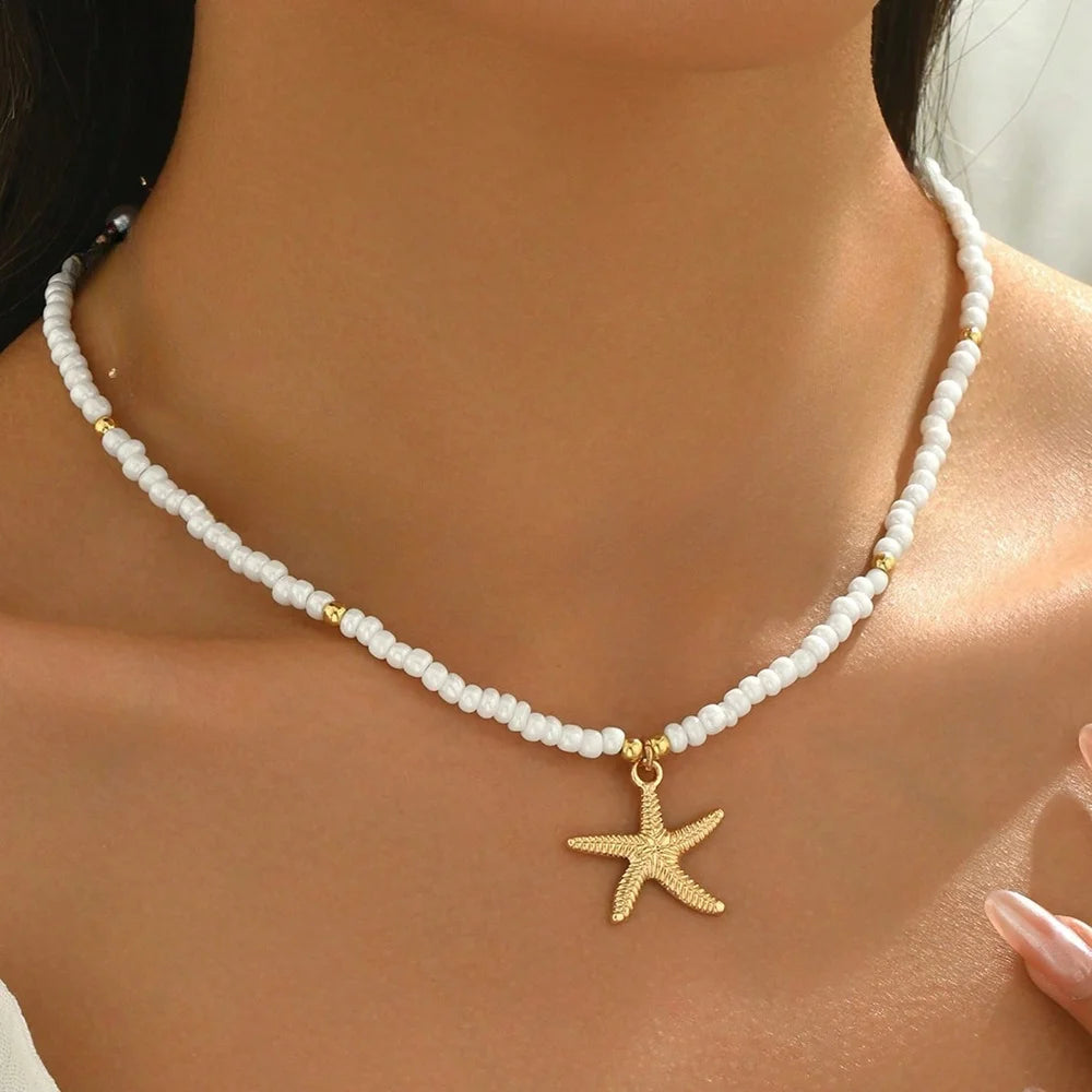 Natural Seashell Pendant Choker – Ocean Inspired Women's Holiday Necklace