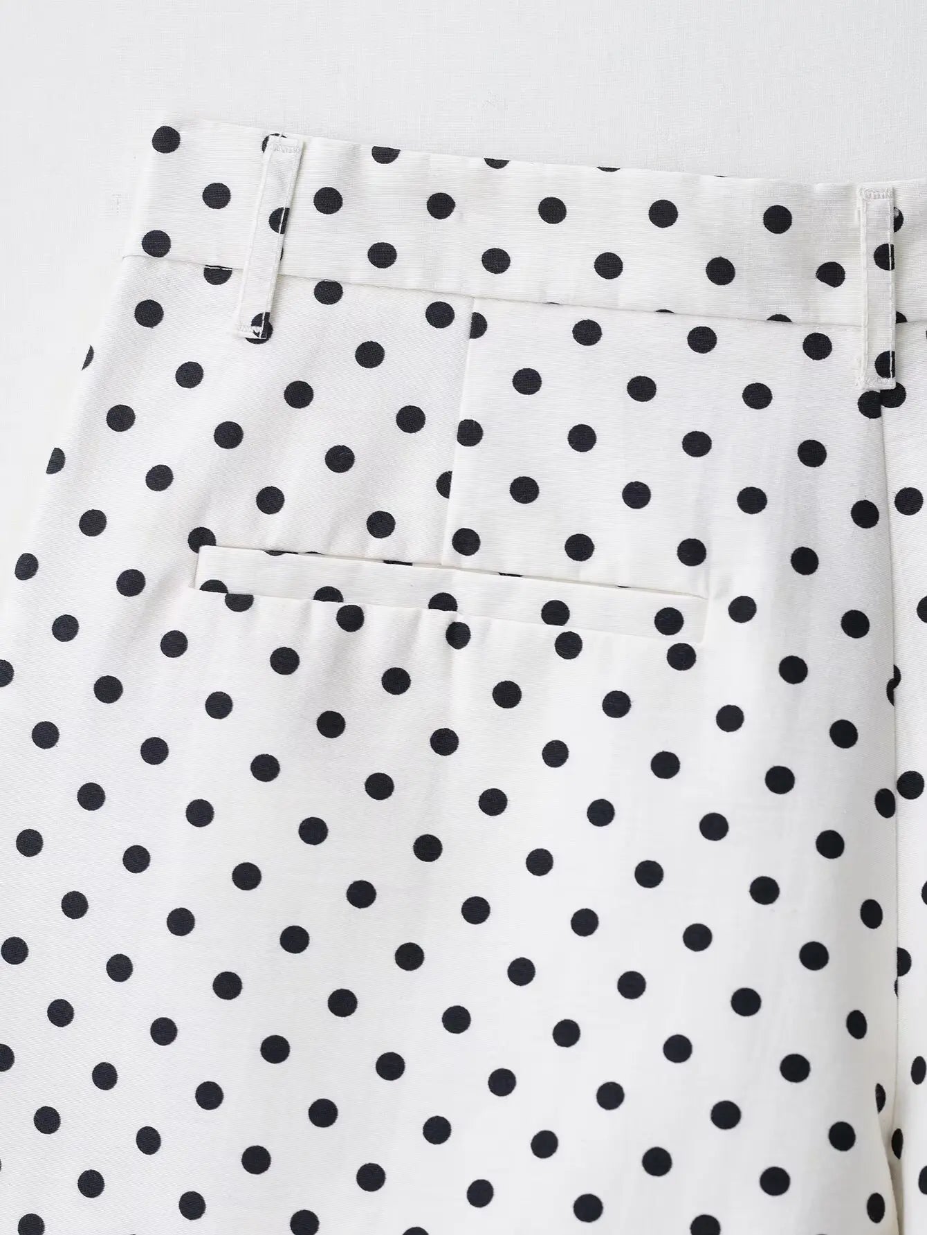 HH Woman Autumn Long Sleeves Turtleneck Zipper With Pockets Drawstring Casual Coats Women Fashion Polka Dot Printed Jacket