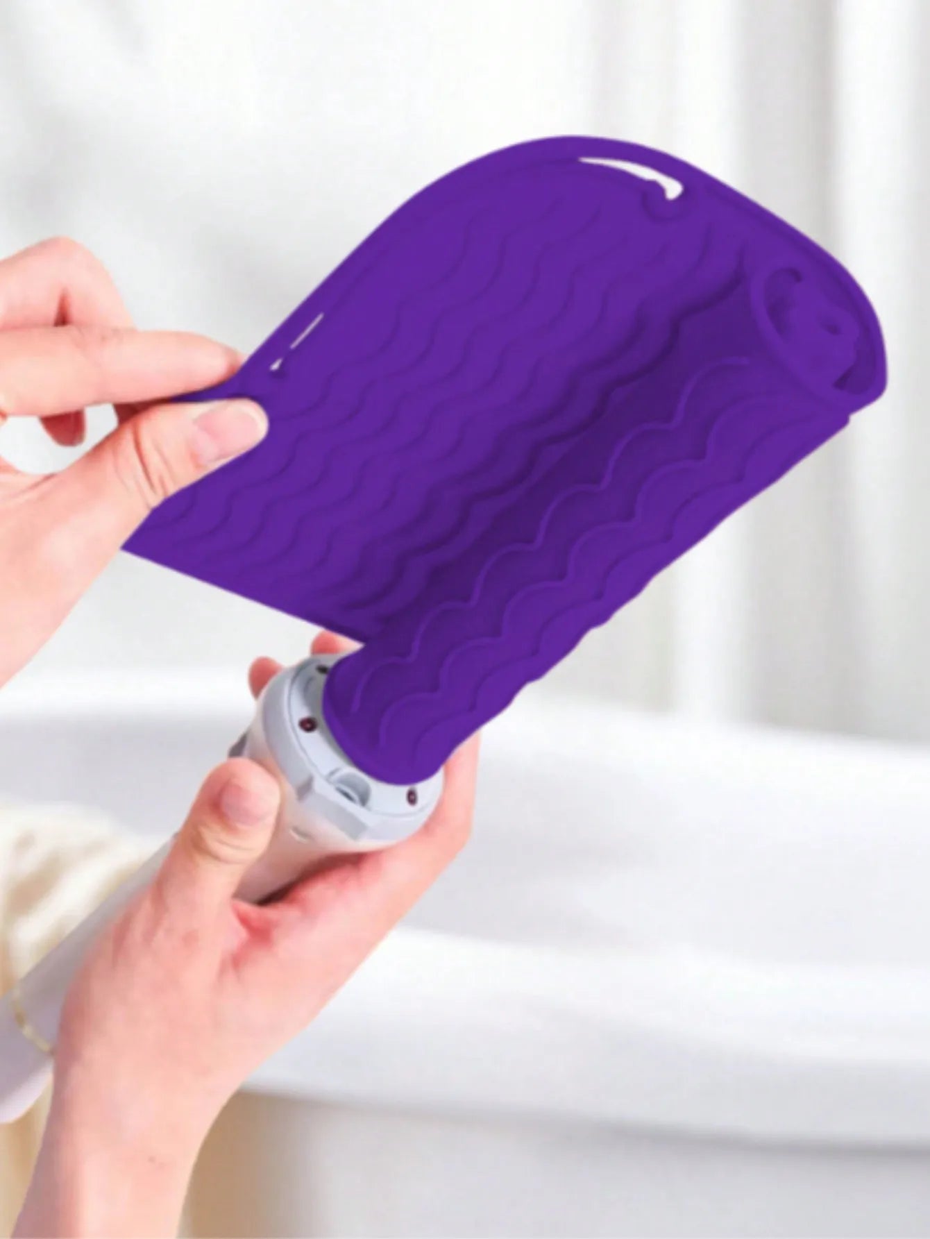 Heat-Resistant Silicone Mat for Hair Tools – Flat Iron, Curler & Straightener Pad