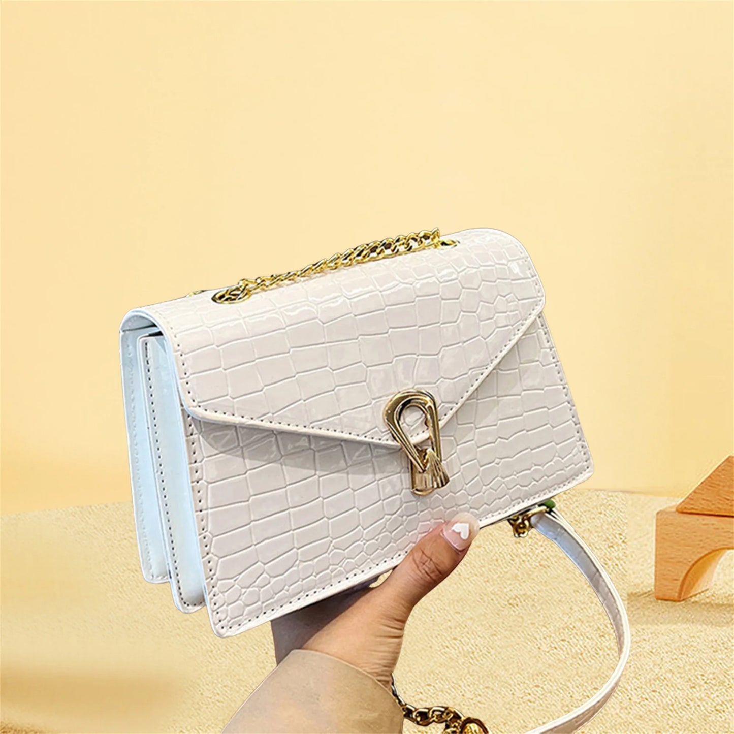 Stylish Women s Crocodile Pattern Leather Crossbody Bag for Chic Vacation and Shopping Adventures in the City