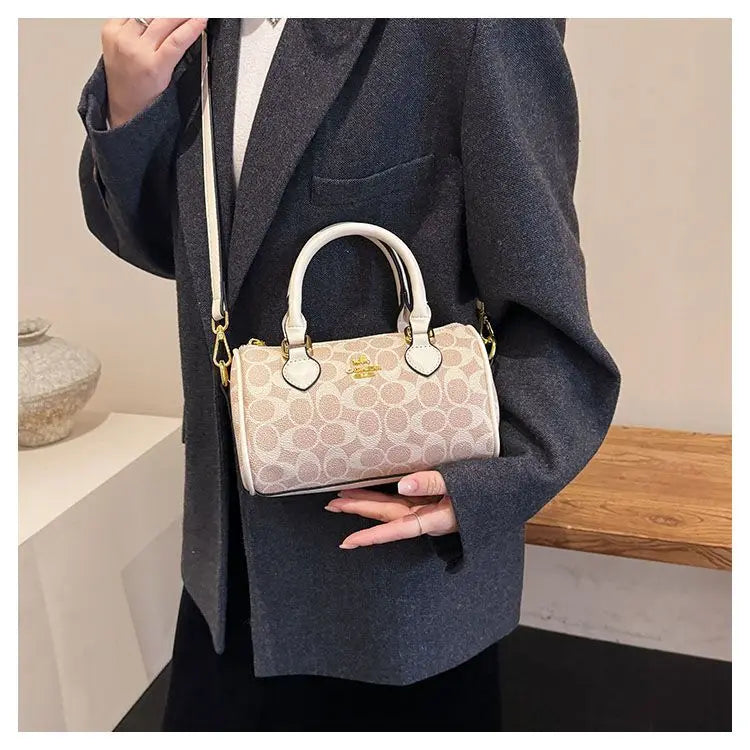 Latest trendy ladies' light luxury retro high-end versatile handbag, single shoulder crossbody bag, mini classic pillow bag