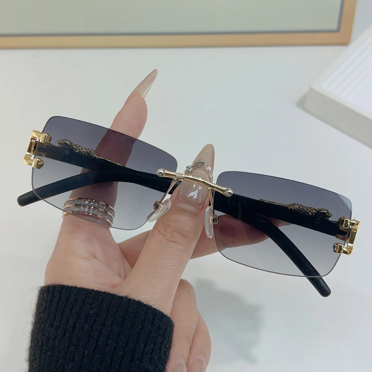 Frameless Rectangular Vintage Sunglasses – UV400 Personalised Eyewear for Men & Women
