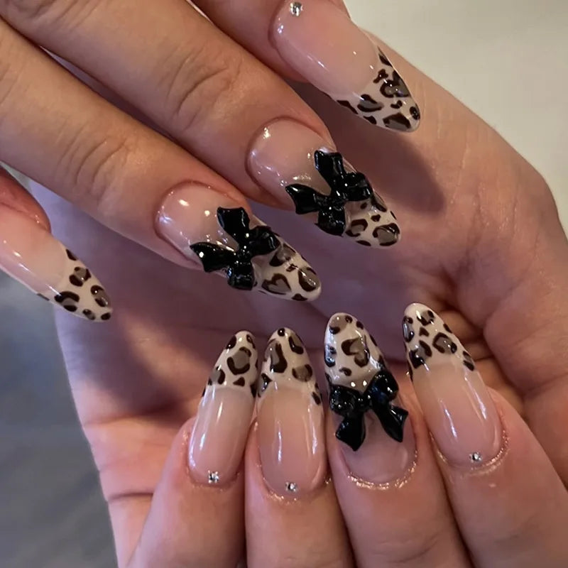 Black Cool Fake Nails Halloween Bat Press on Nails Almond Decorated Nail Tips Rivet Bow False Nails 24pcs Reusable Acrylic Nails