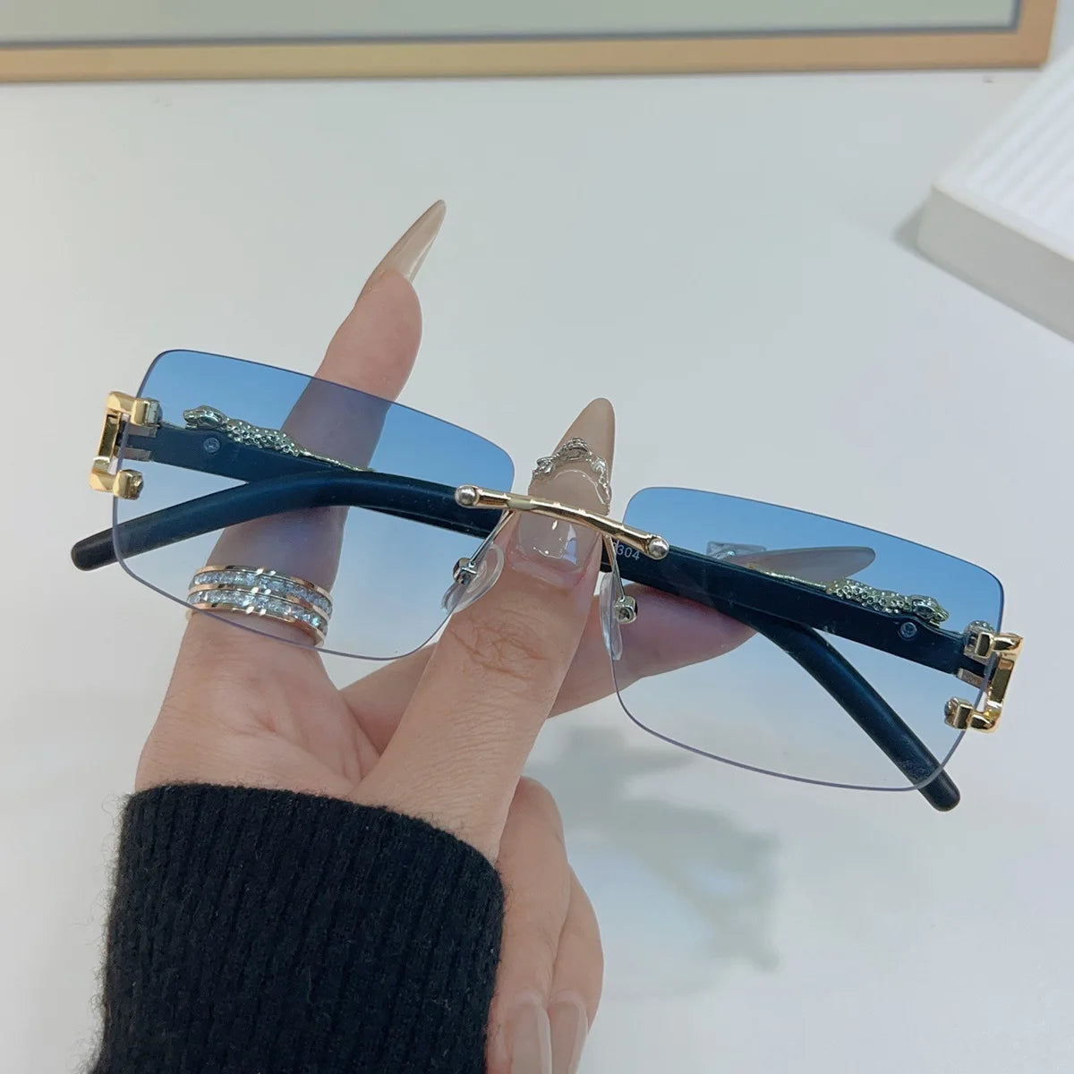 Frameless Rectangular Vintage Sunglasses – UV400 Personalised Eyewear for Men & Women