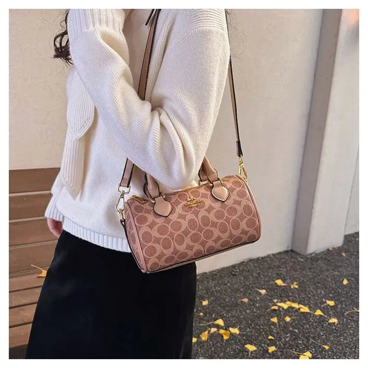 Latest trendy ladies' light luxury retro high-end versatile handbag, single shoulder crossbody bag, mini classic pillow bag