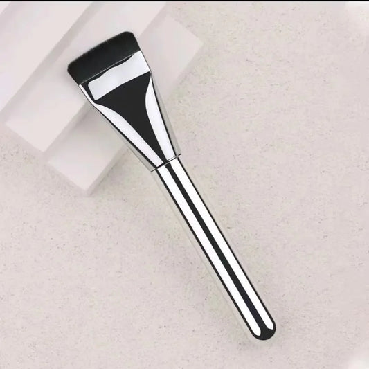 Ultra-Thin Korean Foundation Brush – One-Line Mask & Concealer Primer Brush