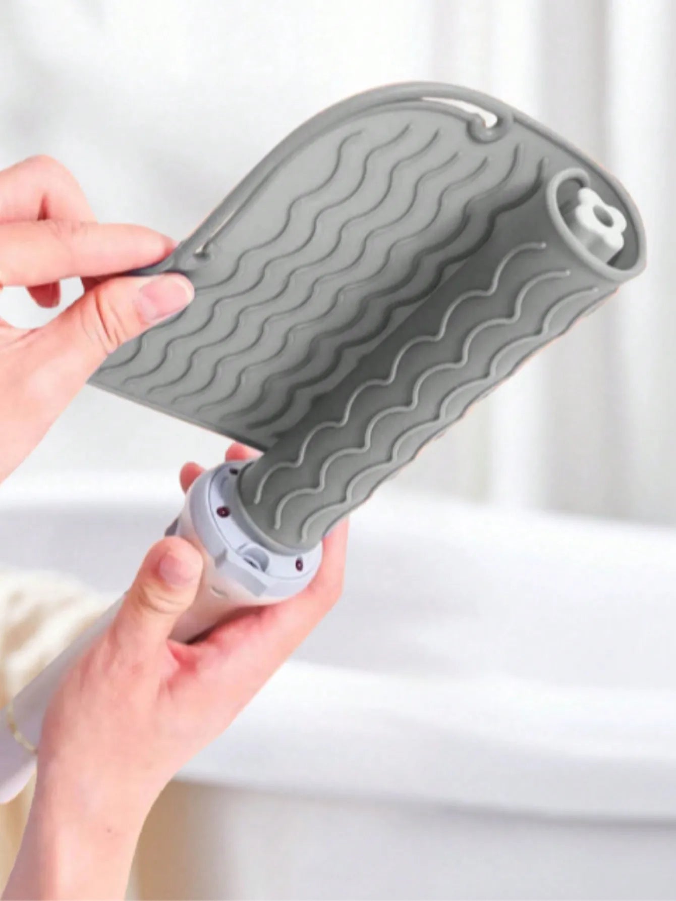 Heat-Resistant Silicone Mat for Hair Tools – Flat Iron, Curler & Straightener Pad
