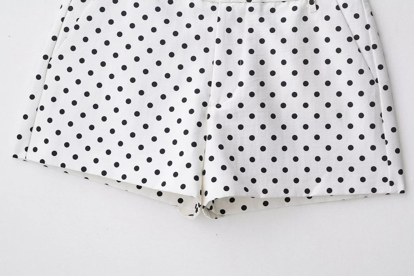 HH Woman Autumn Long Sleeves Turtleneck Zipper With Pockets Drawstring Casual Coats Women Fashion Polka Dot Printed Jacket