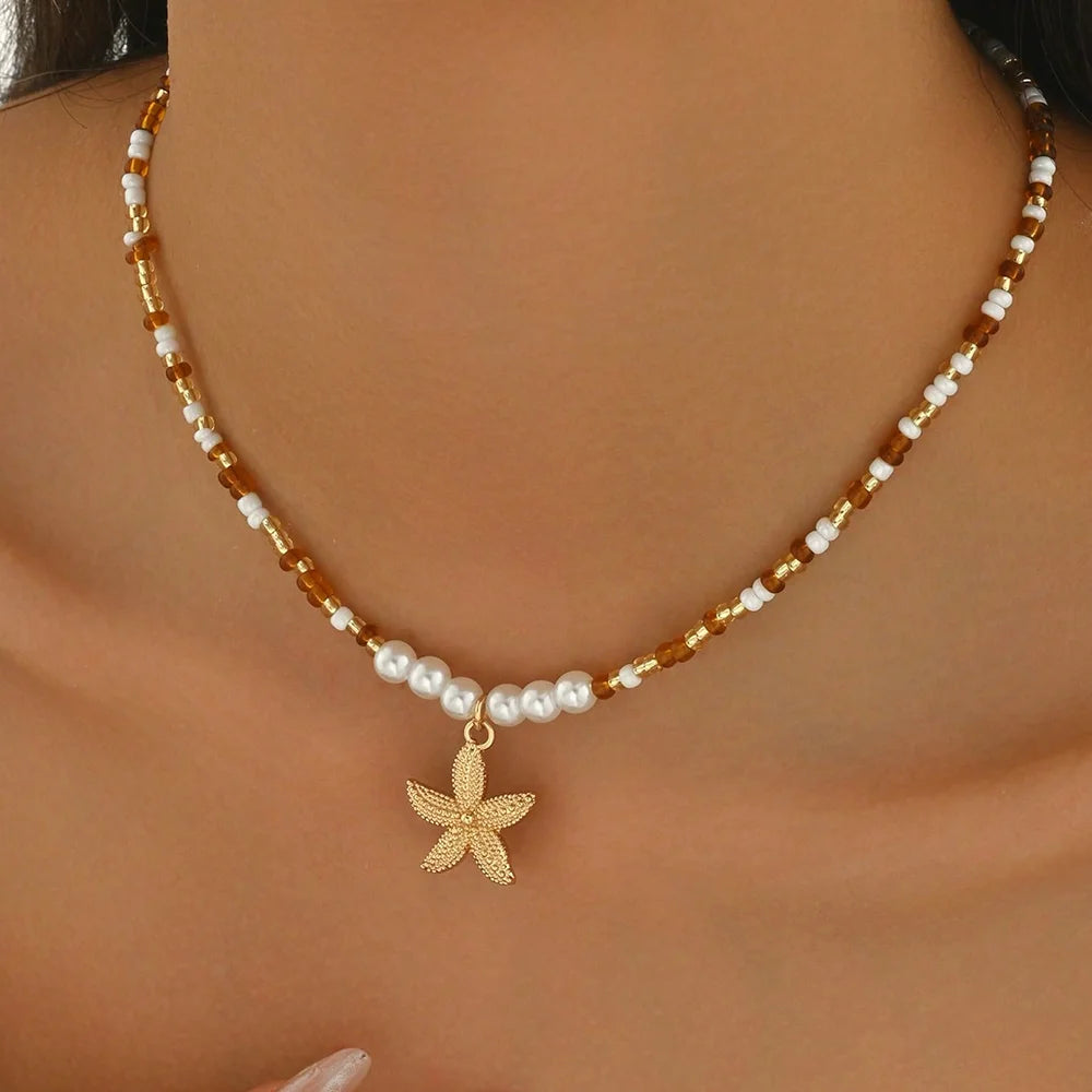 Natural Seashell Pendant Choker – Ocean Inspired Women's Holiday Necklace
