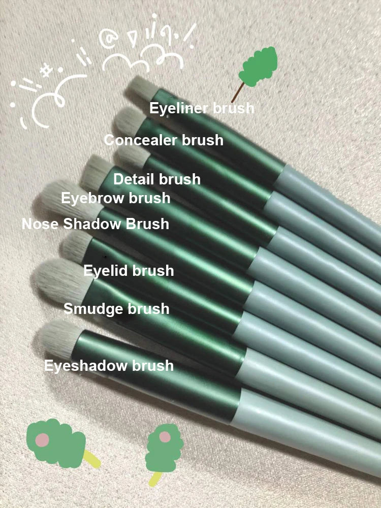 13-Piece Professional Makeup Brush Set – Eye Shadow, Foundation & Blush Brushes
