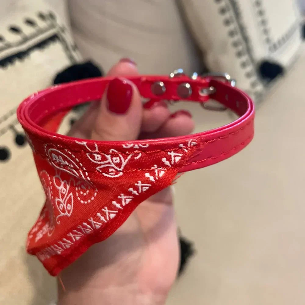 Cute Printed Pet Bandana Collar – Adjustable Triangle Scarf for Kittens & Small Dogs