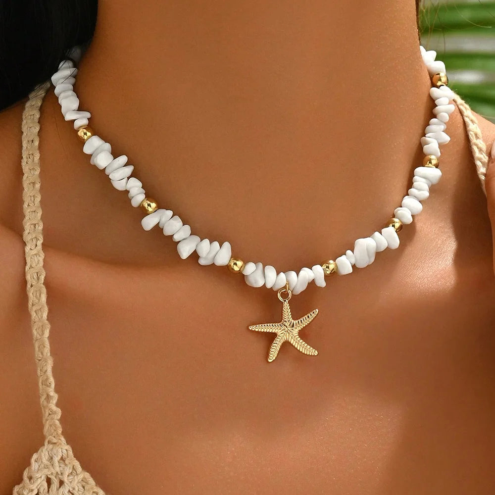Natural Seashell Pendant Choker – Ocean Inspired Women's Holiday Necklace