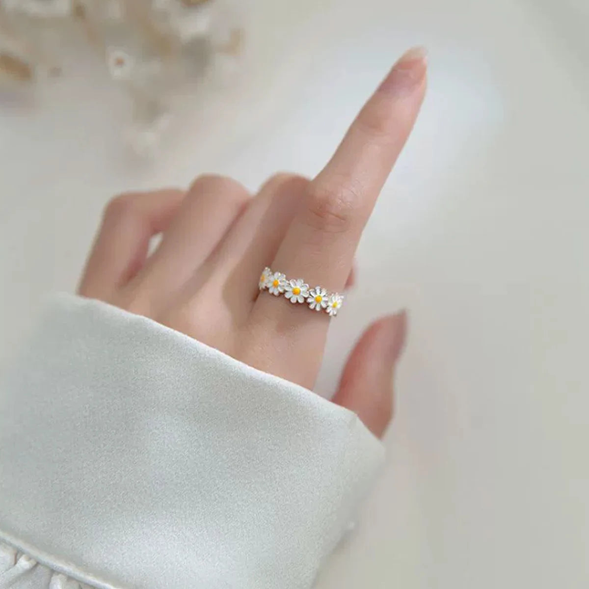Cute Daisy Flowers Rings For Women Sweet Girls Exquisite Enamel Sunflower Open Ring  Korea New Trend Jewelry Wedding Gift