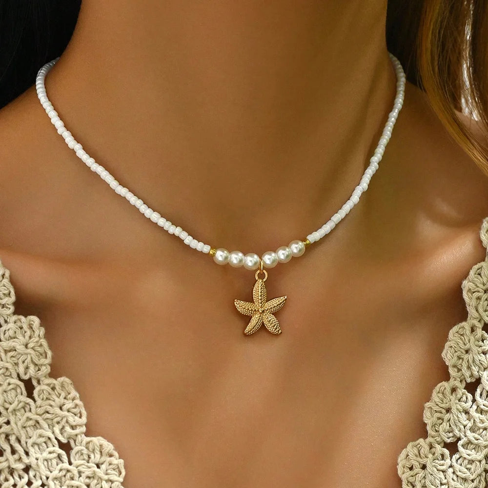 Natural Seashell Pendant Choker – Ocean Inspired Women's Holiday Necklace