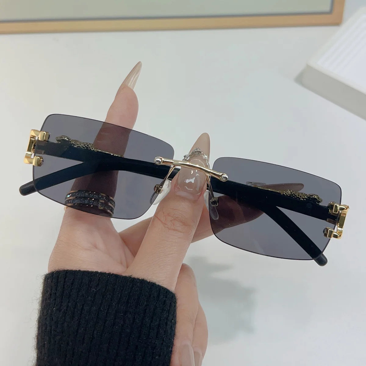 Frameless Rectangular Vintage Sunglasses – UV400 Personalised Eyewear for Men & Women